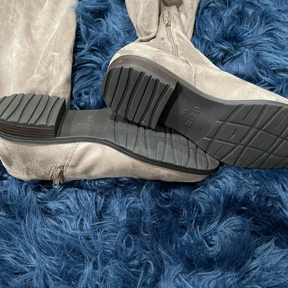 Brand new over the knee taupe boots - Picture 4 of 4